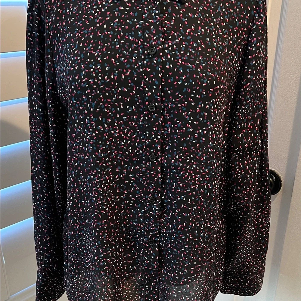Button-Up Blouse - Picture 3 of 6